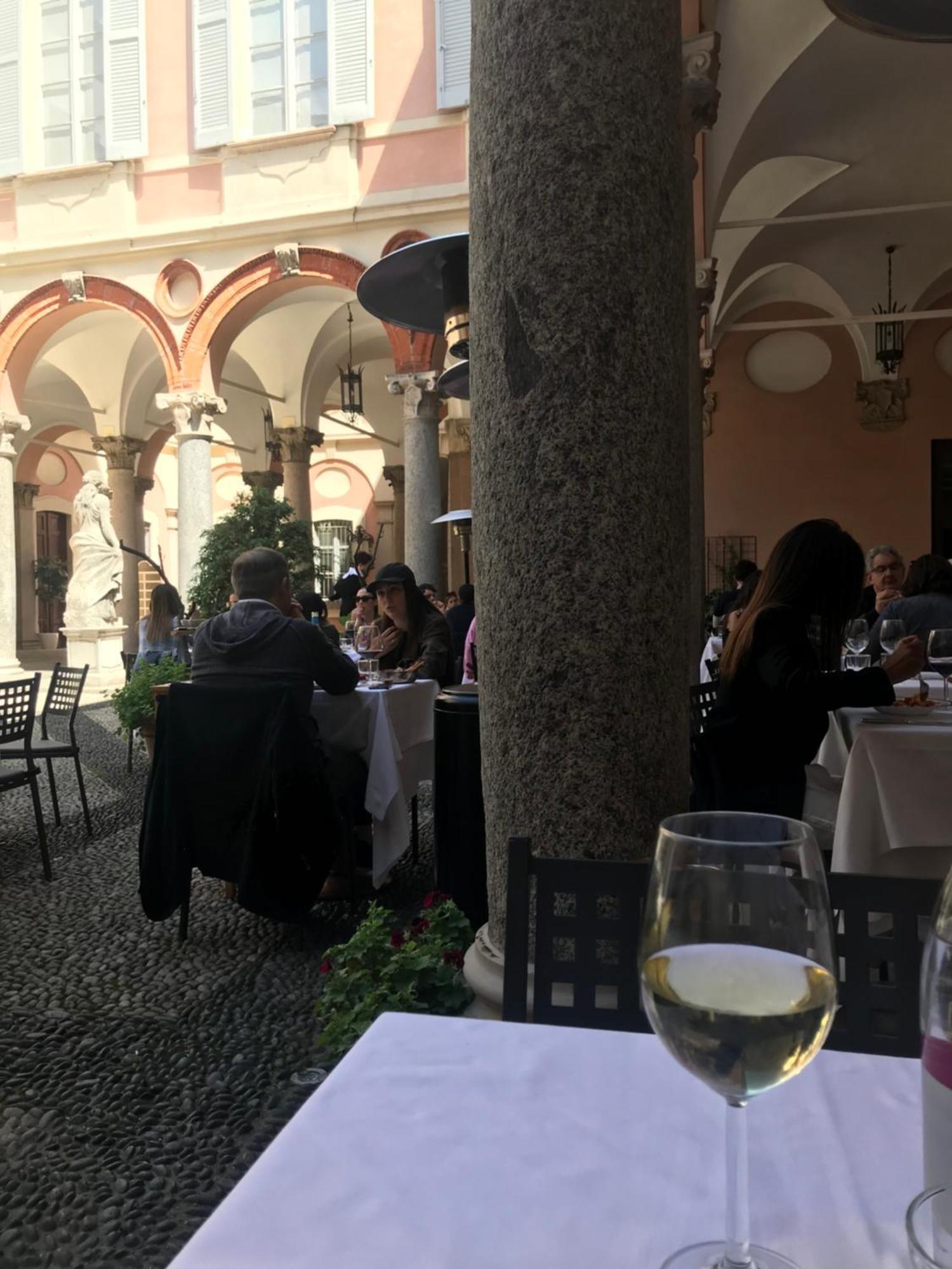 Free 30 Minutes Preemptive Cognitive Disconnect Therapy Price Location Real Duomo Palace Mini Suite Mailand Exterior foto