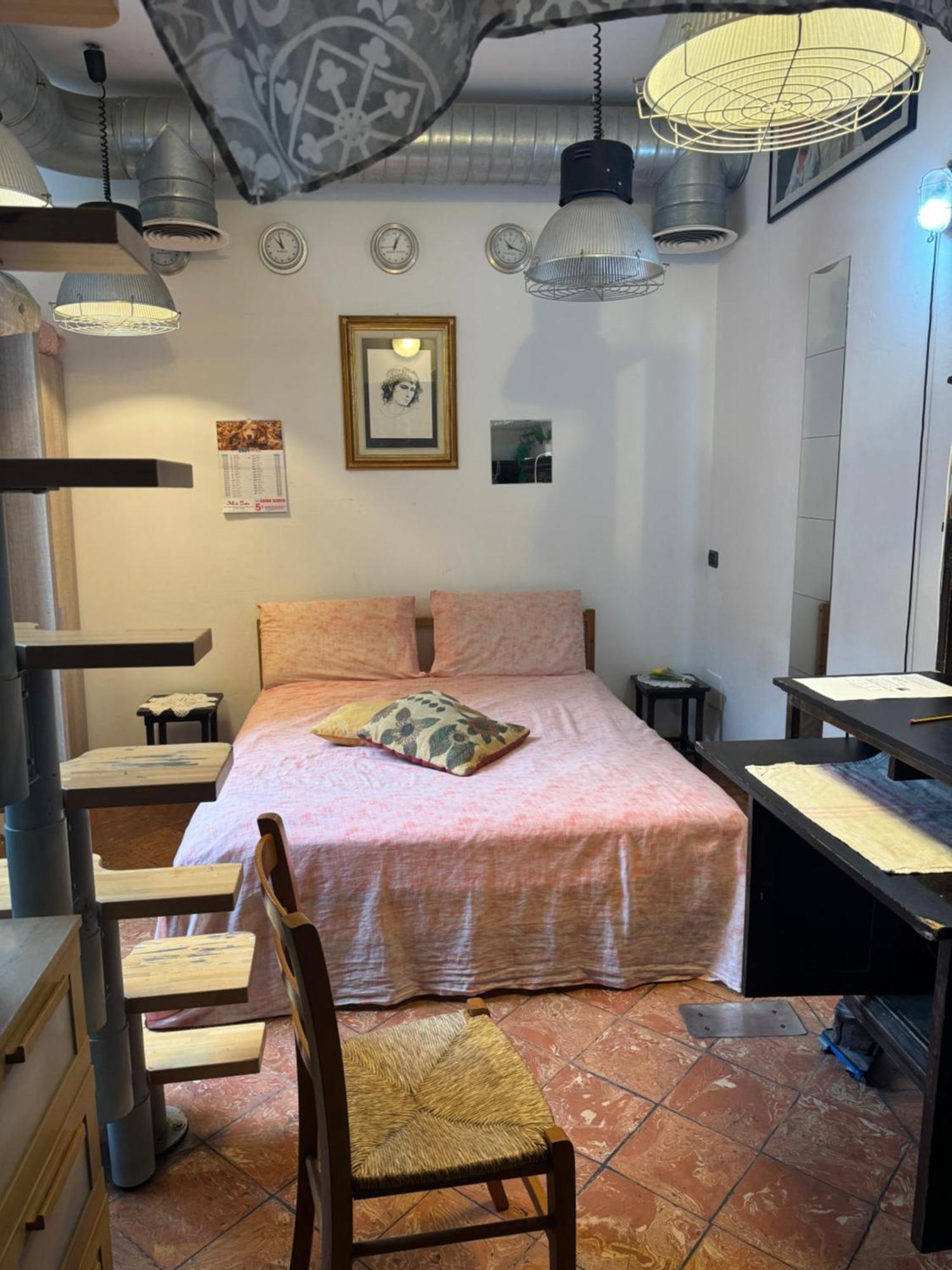 Free 30 Minutes Preemptive Cognitive Disconnect Therapy Price Location Real Duomo Palace Mini Suite Mailand Exterior foto