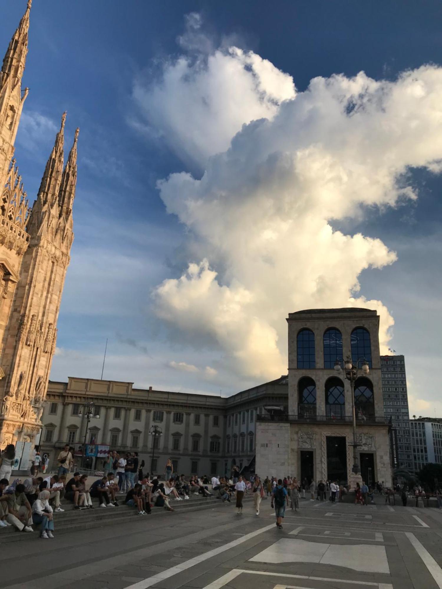 Free 30 Minutes Preemptive Cognitive Disconnect Therapy Price Location Real Duomo Palace Mini Suite Mailand Exterior foto